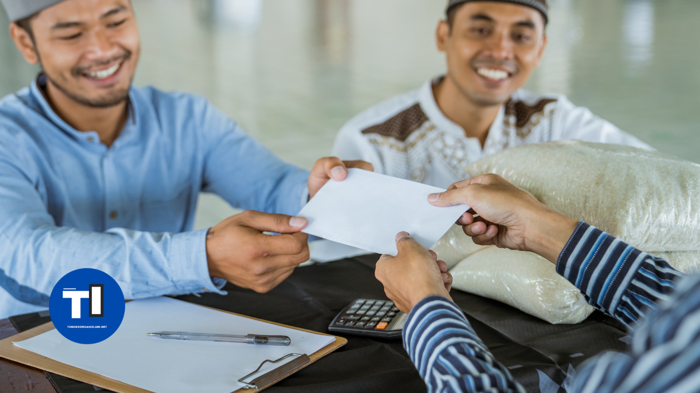 muzakki-dan-8-orang-yang-berhak-menerima-zakat-firtah/